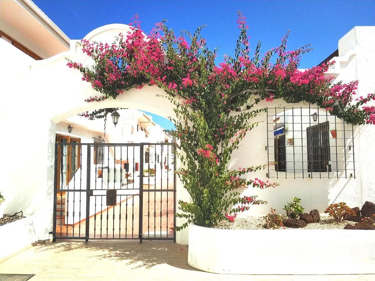 Port Royal Apartments, Heated Pool, Speed Wifi, Terrace Arona  Arona (Tenerife)