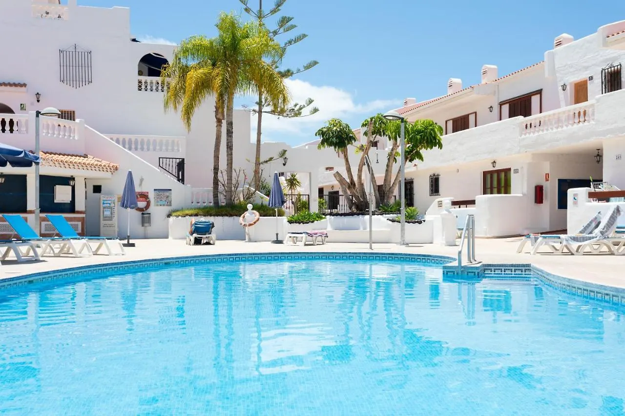 Port Royal Apartments, Heated Pool, Speed Wifi, Terrace location