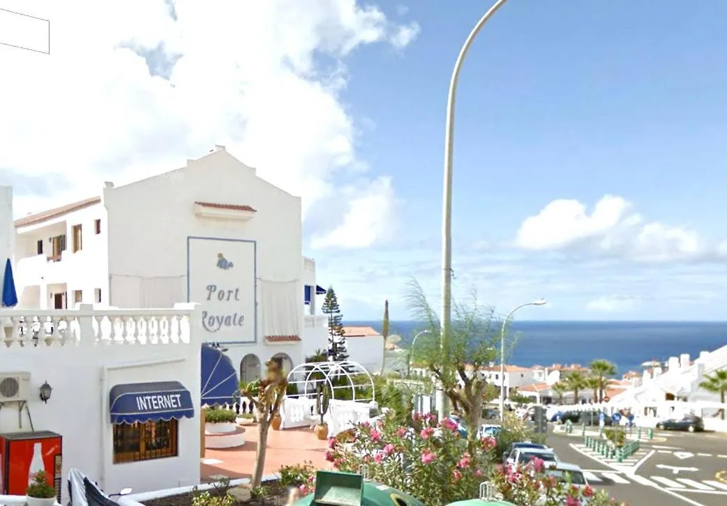 Port Royal Apartments, Heated Pool, Speed Wifi, Terrace Arona