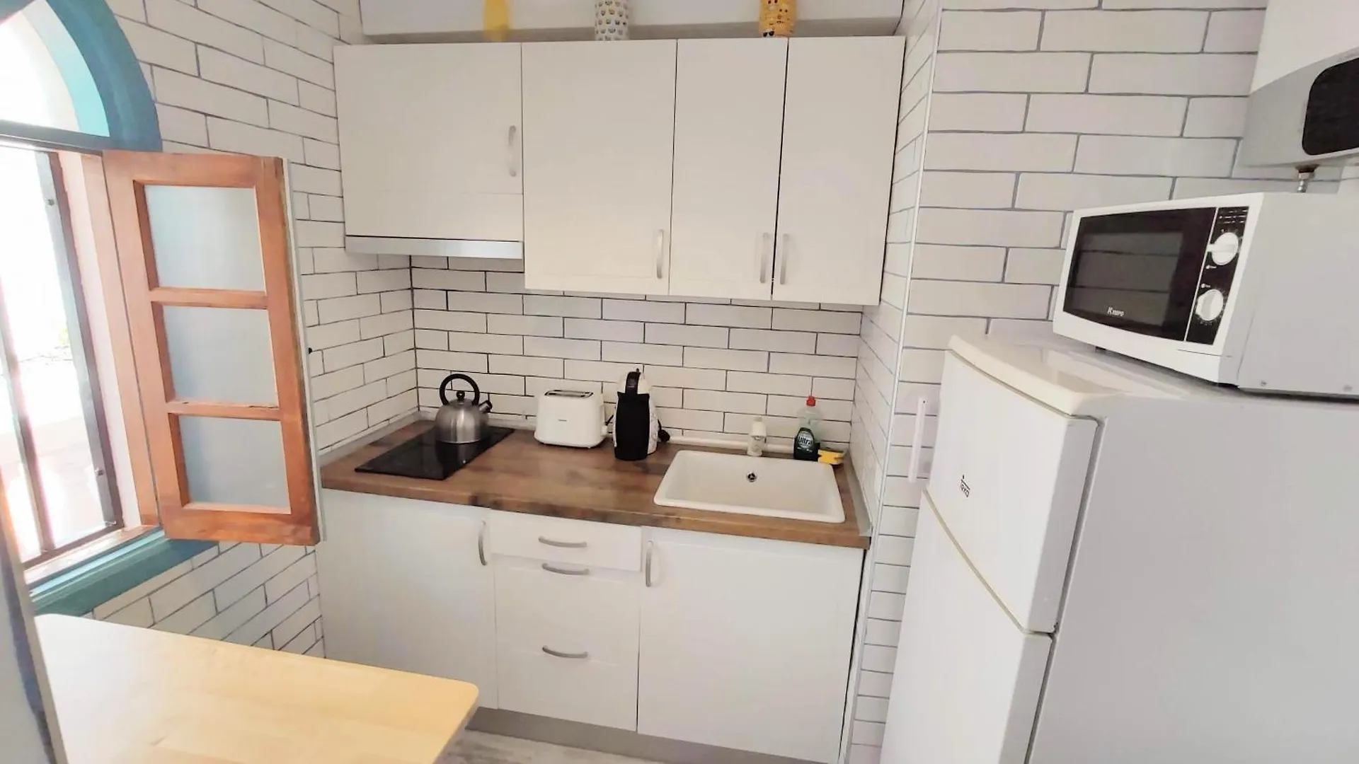 Apartment Port Royal Apartments, Heated Pool, Speed Wifi, Terrace Arona  Spain